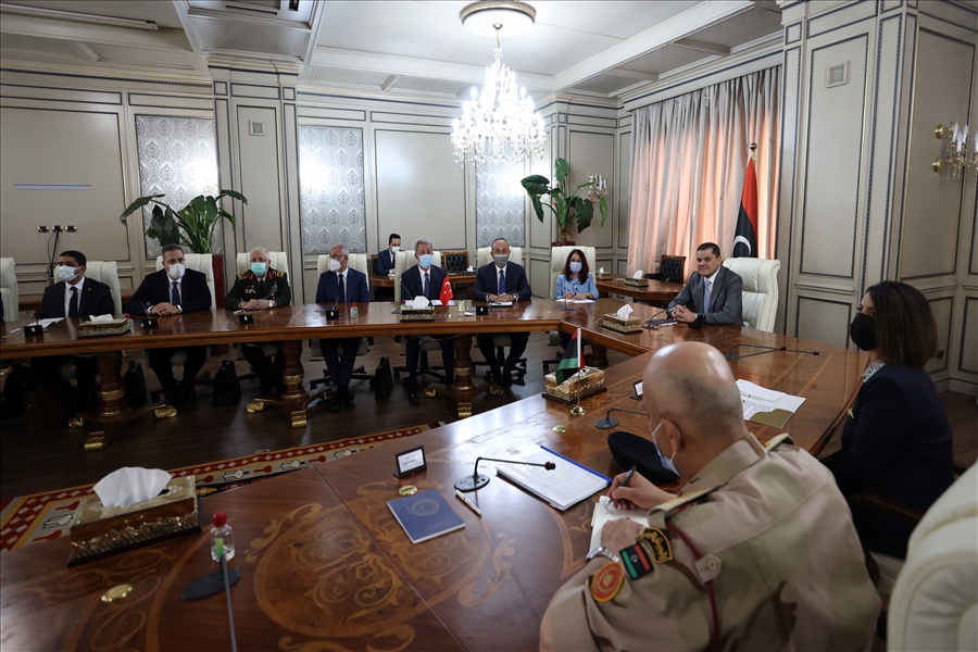 Millî Savunma Bakanı Hulusi Akar ve Dışişleri Bakanı Mevlüt Çavuşoğlu, Libya Başkanı Abdulhamid Dibeybe ile Heyetler Arası Görüşme Gerçekleştirdi